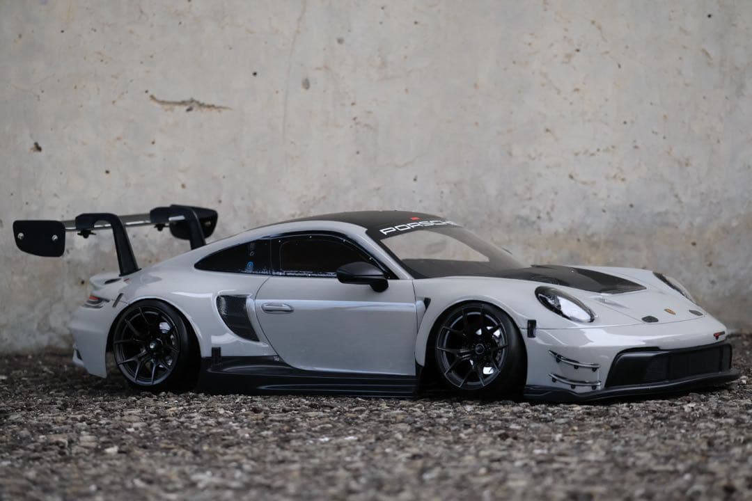 タミヤ 1/10 ポルシェ GT3 R (992) 未使用　実車塗料　ボディ