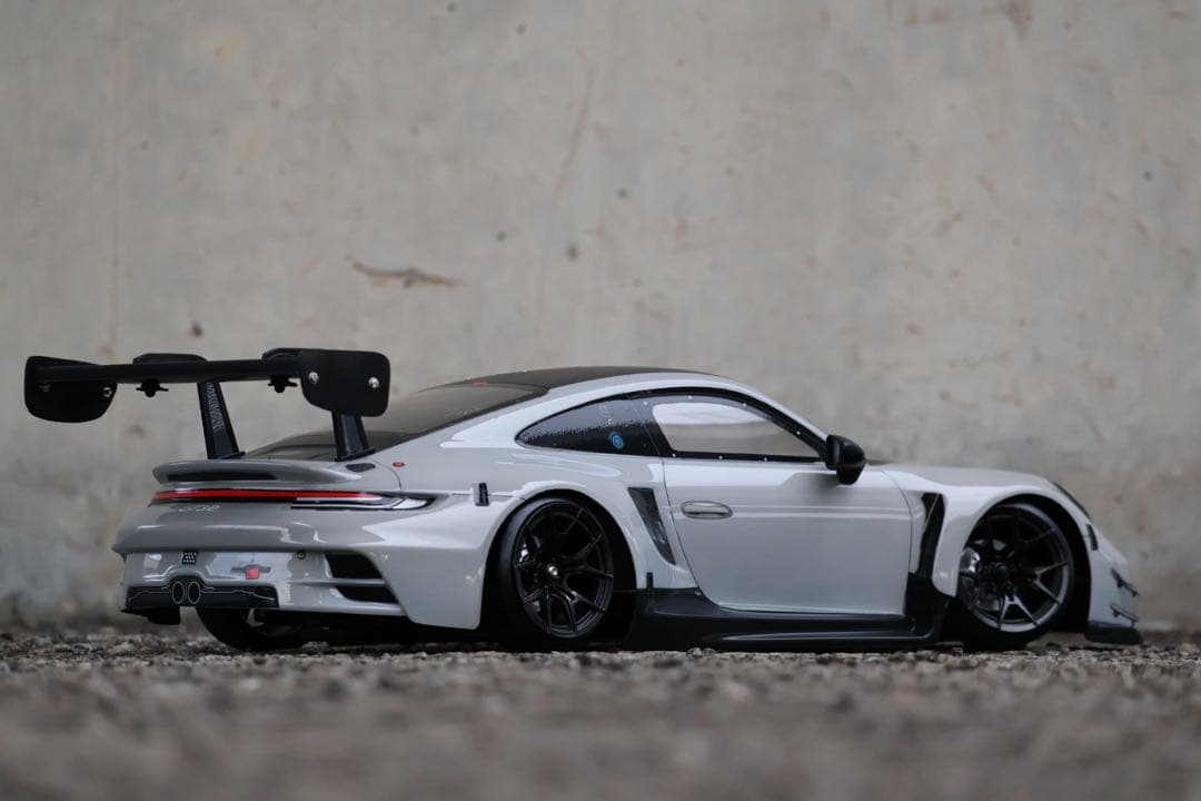 タミヤ 1/10 ポルシェ GT3 R (992) 未使用　実車塗料　ボディ