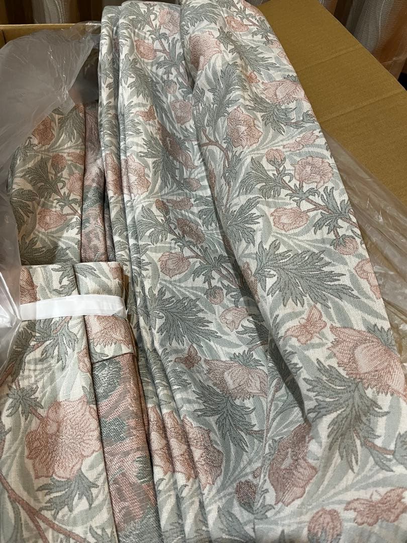 新品！アネモネ ウィリアムモリス　ドレープカーテン　両開　2.5倍ヒダ