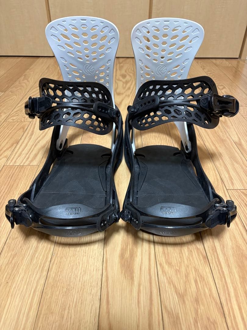 FLUX PR スノーボードビンディング ホワイト/ブラック　MLサイズ