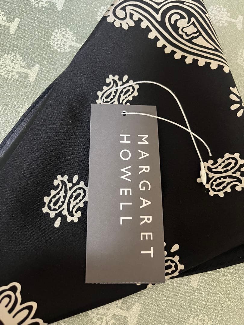 黒 バンダナ柄 スカーフ