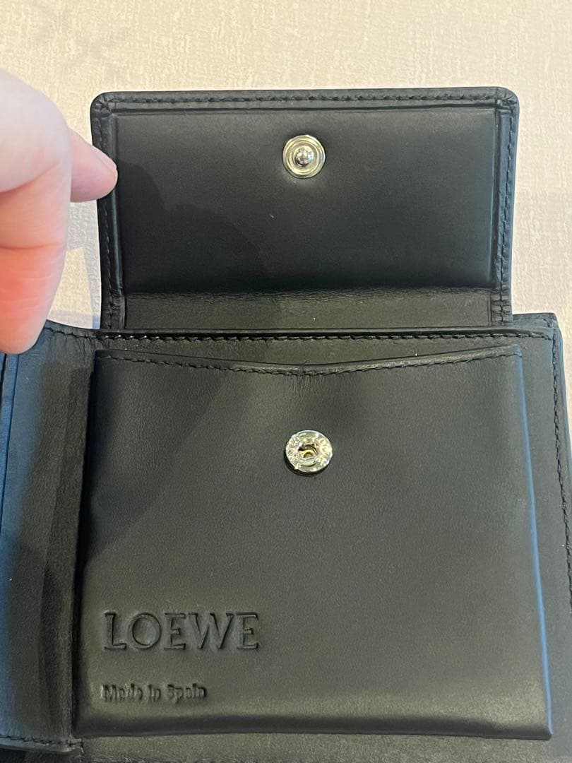 LOEWE ダークブルー 二つ折り財布