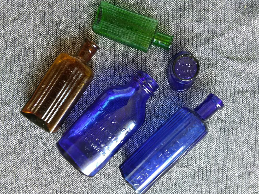 値下げ! イギリスのアンティーク、薬瓶等