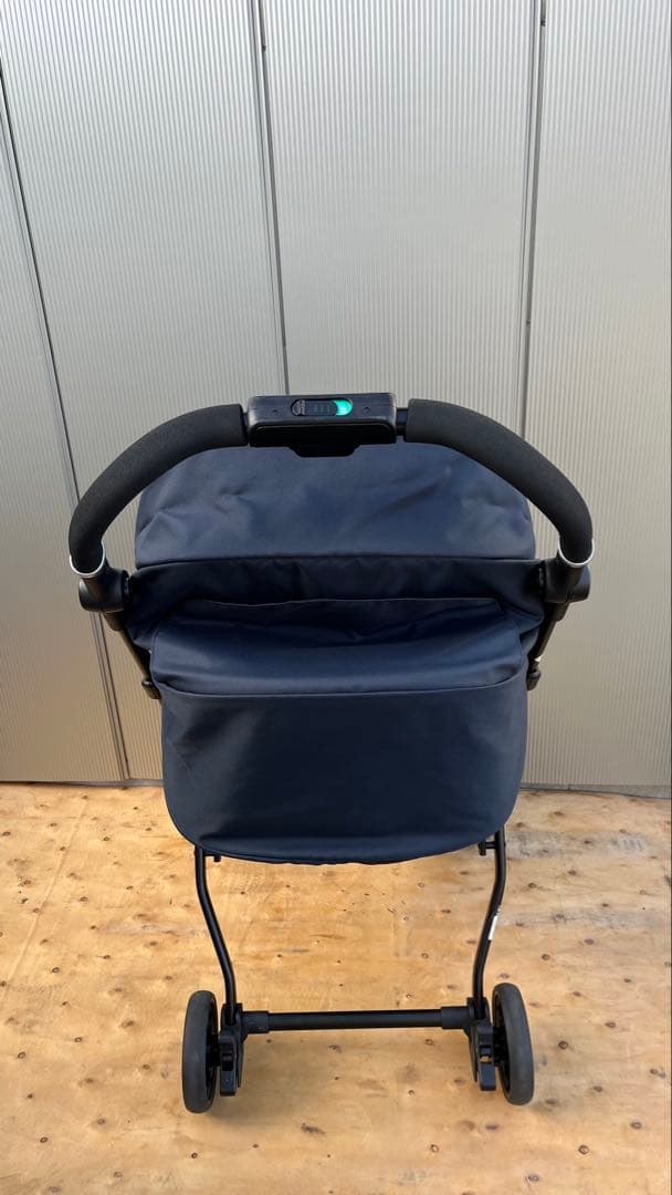 極美品✨コンビ　ベビーカー　AttO typeS　ネイビー　エッグショック