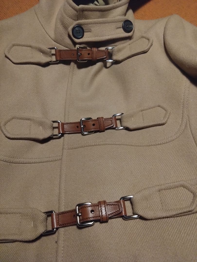 プラダ　PRADA　ベージュ　ダッフルコート