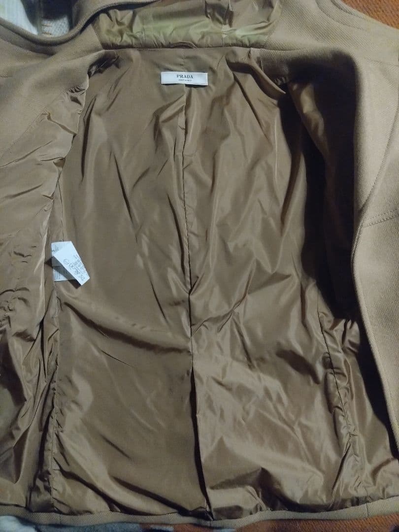 プラダ　PRADA　ベージュ　ダッフルコート