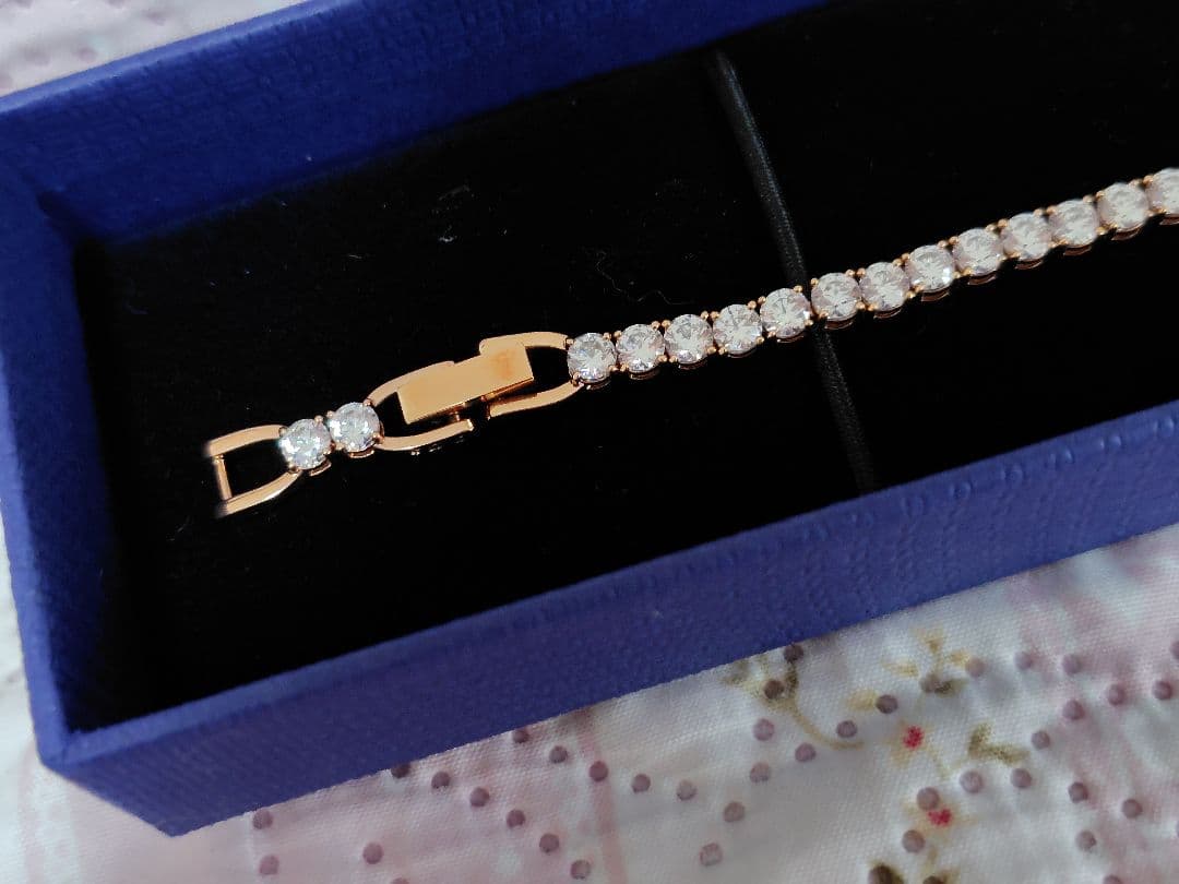 【箱付き美品】Swarovski テニスブレスレット　スワロフスキー