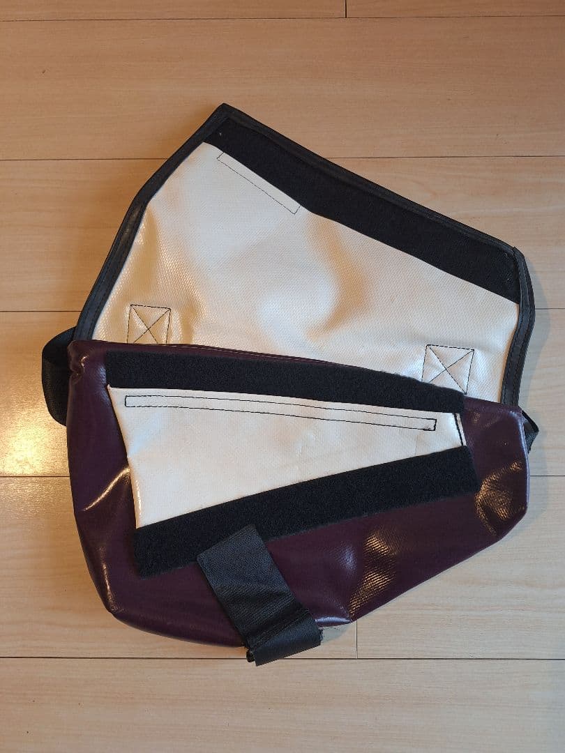 FREITAG 廃盤希少　ナイトライダーホワイト/パープル　未使用品