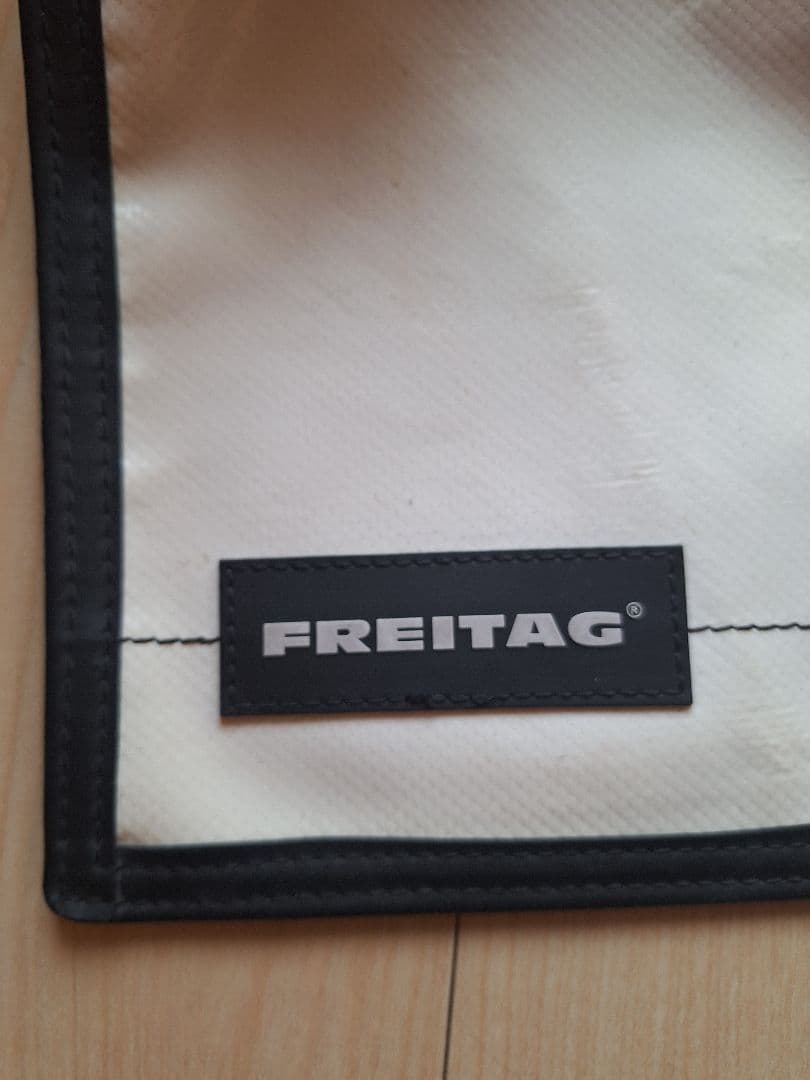 FREITAG 廃盤希少　ナイトライダーホワイト/パープル　未使用品