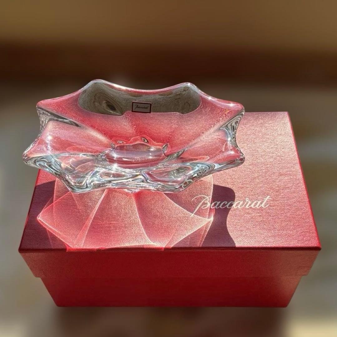 Baccarat バカラ花びら型クリスタルトレイ 小物入れ 灰皿【新品未使用】
