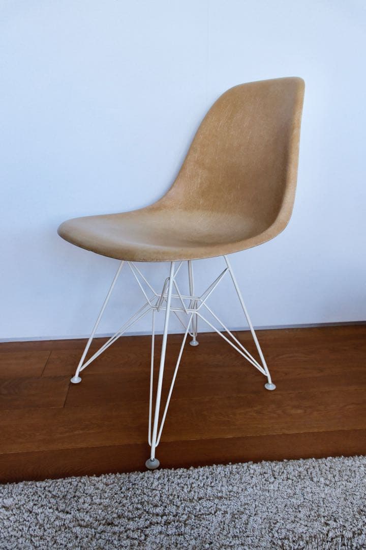 Eames Side Shell Chair Eiffel Base ①