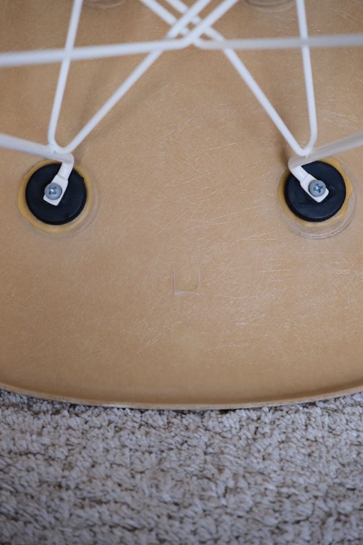 Eames Side Shell Chair Eiffel Base ①