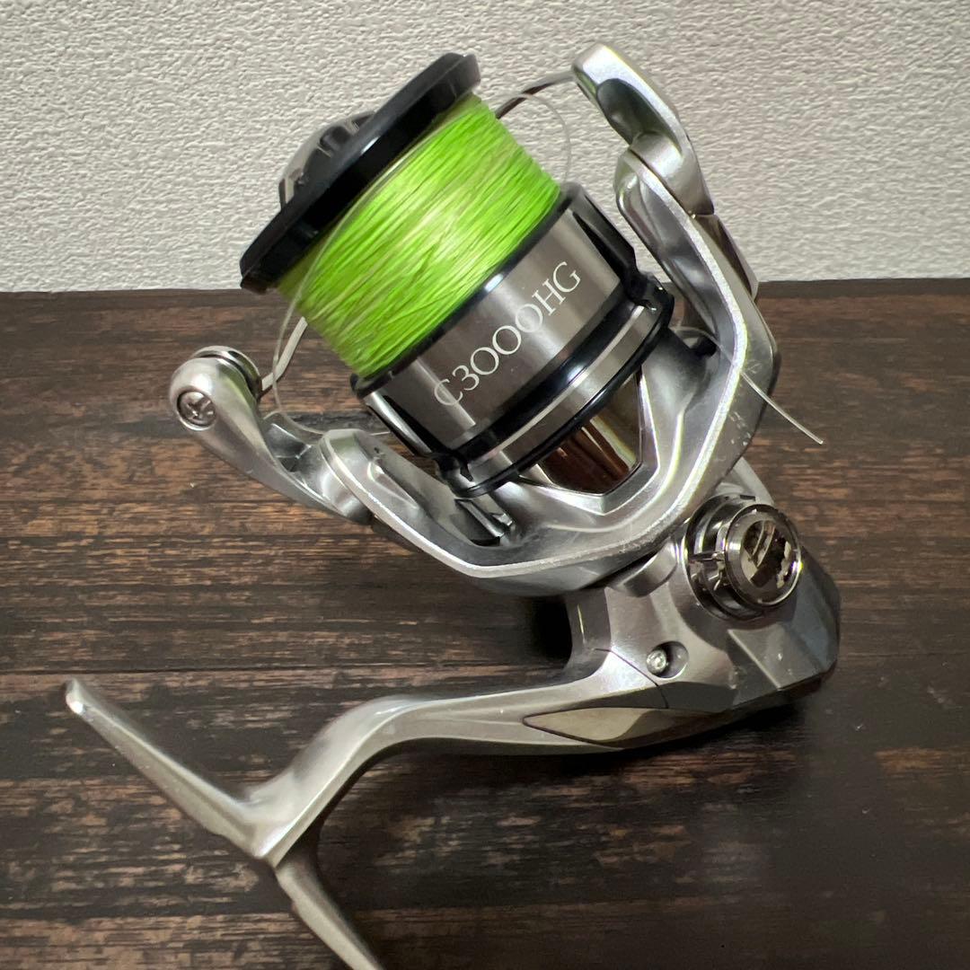 シマノ スピニングリール C3000HG シルバー