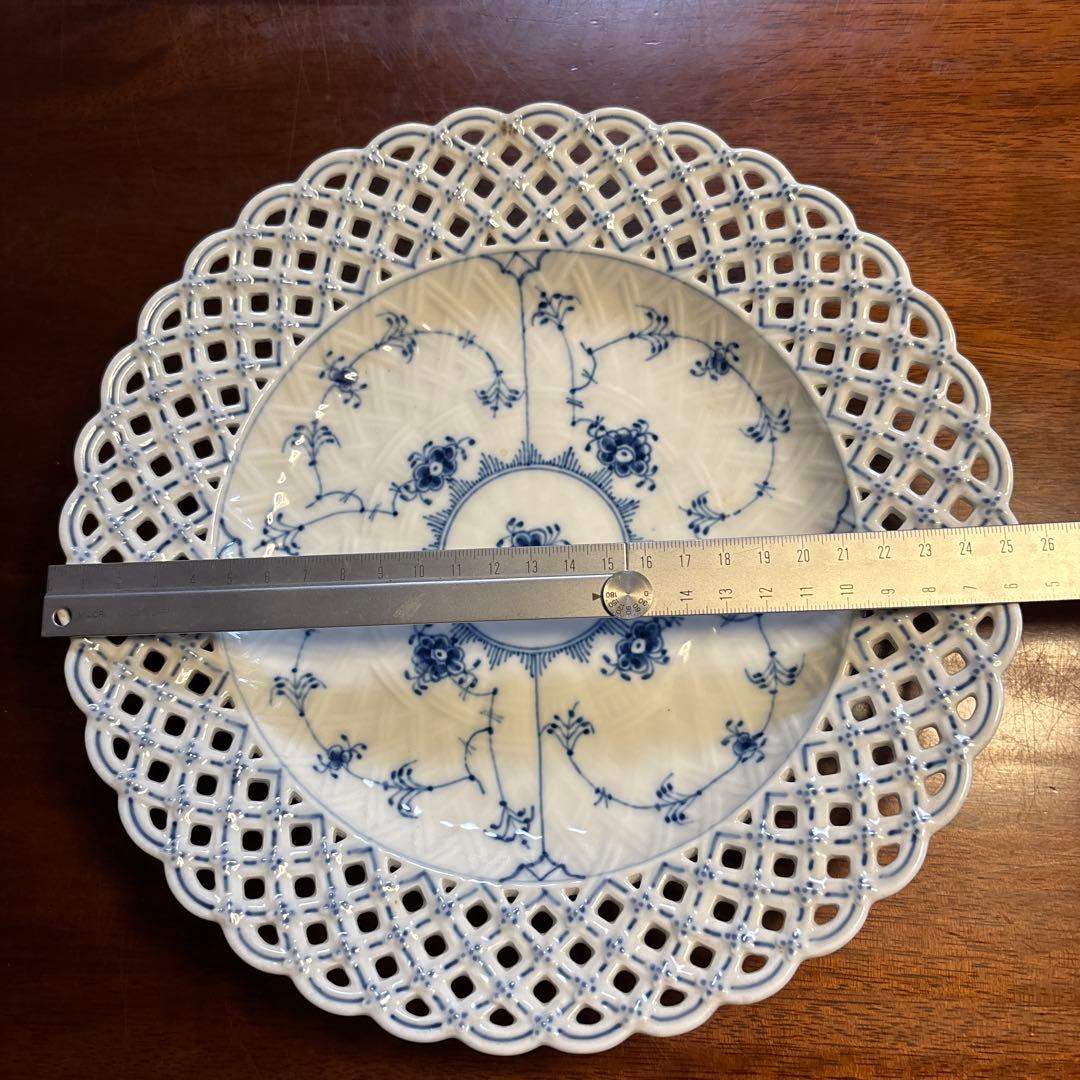 ブルーフルーテッド フルレースプレート 25cm