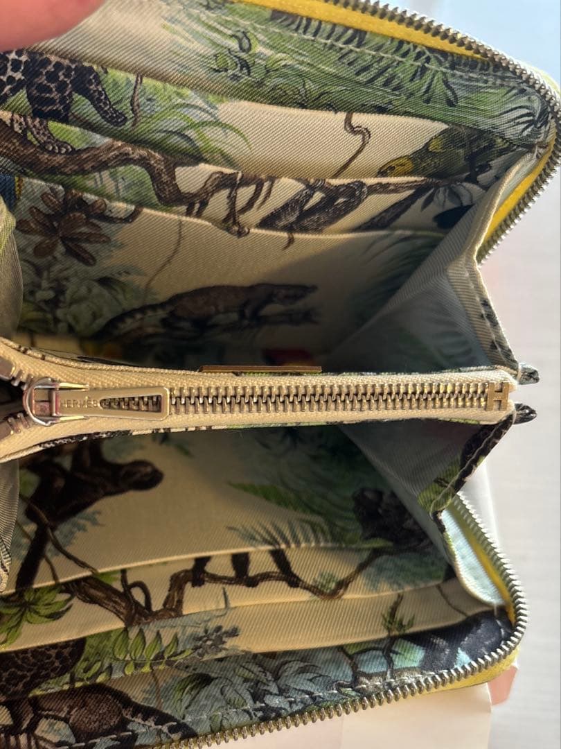 最終値下げ　 エルメス　シルクインコンパクト　イエロー