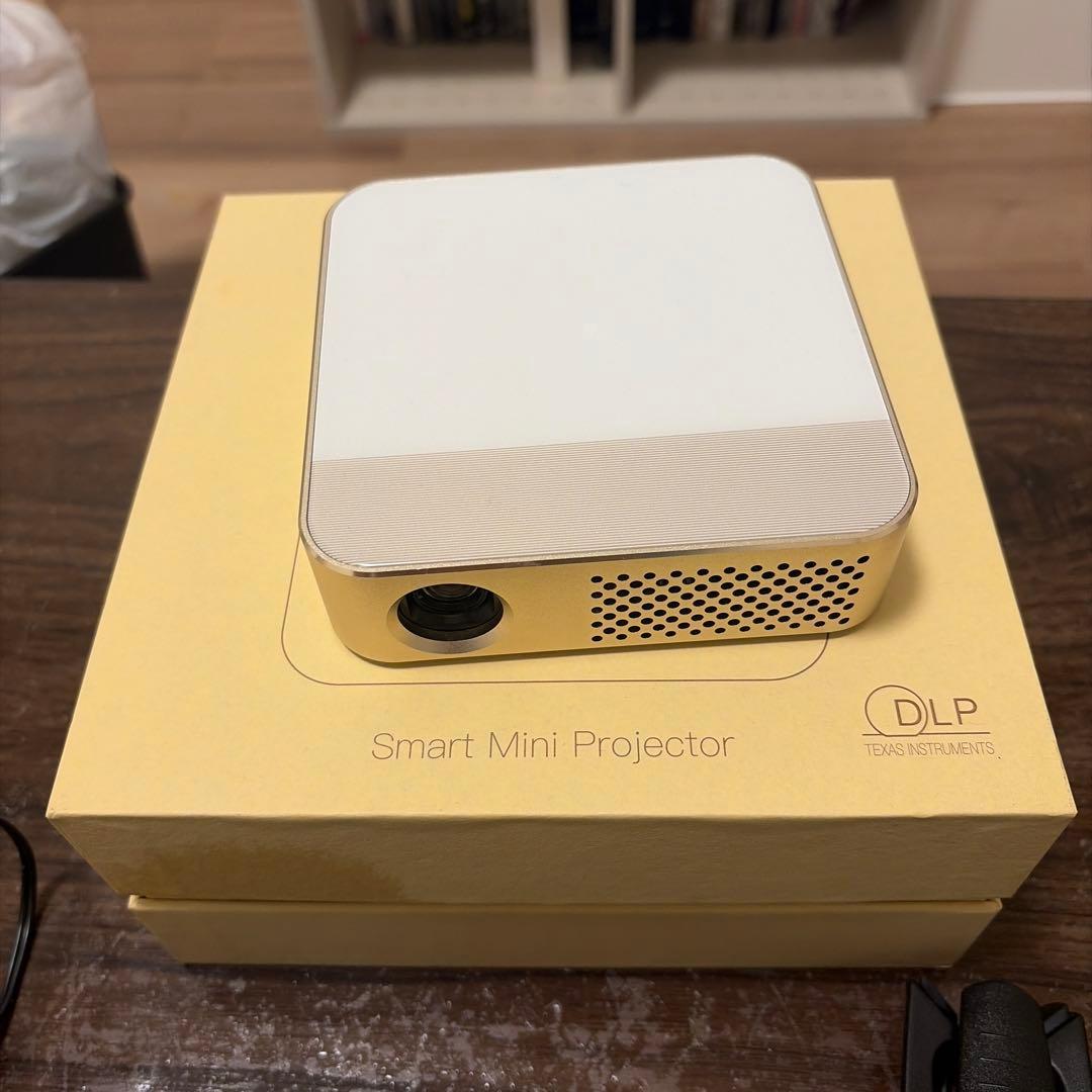 プロジェクター　カベーニ PRO