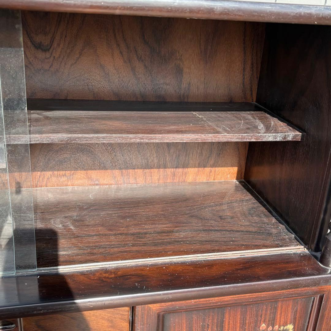 昭和レトロ 和家具 木製サイドボード ガラスキャビネット 飾り棚 水鳥 花柄蒔絵