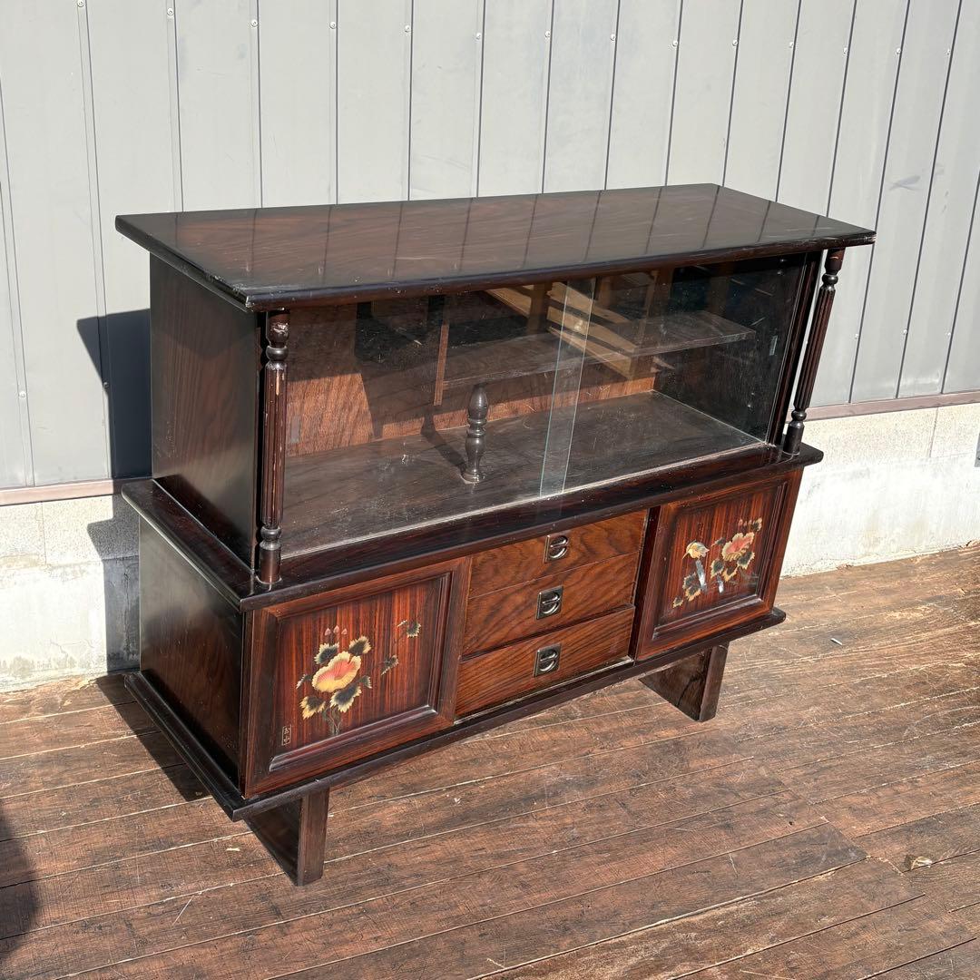 昭和レトロ 和家具 木製サイドボード ガラスキャビネット 飾り棚 水鳥 花柄蒔絵