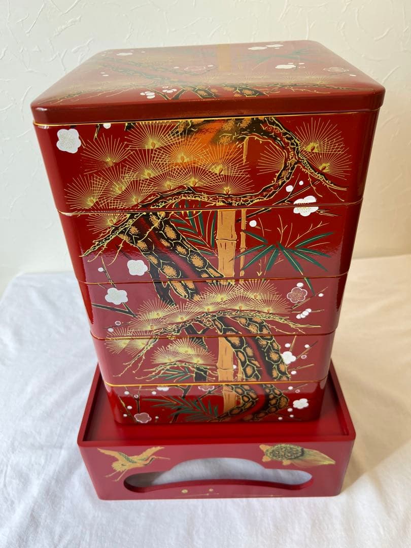 華やかな新年に！新品未使用会津塗五段重箱台付き　 慶事松竹梅鶴亀柄