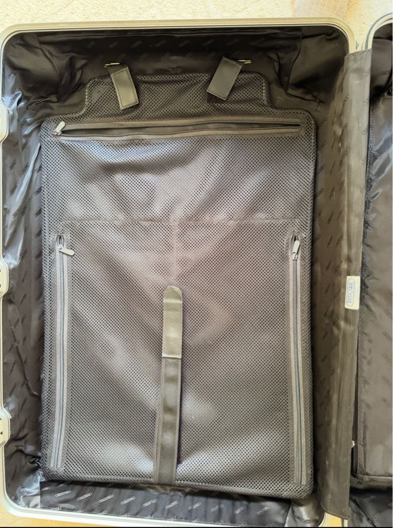 リモワ　トパーズプレミアム　4輪スーツケース