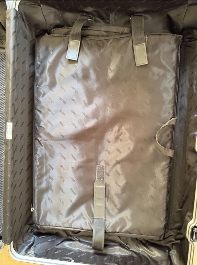 リモワ　トパーズプレミアム　4輪スーツケース