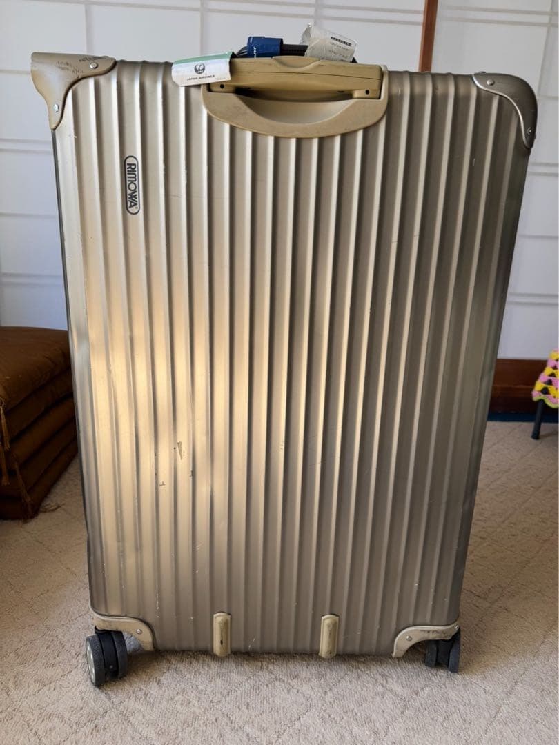 リモワ　トパーズプレミアム　4輪スーツケース