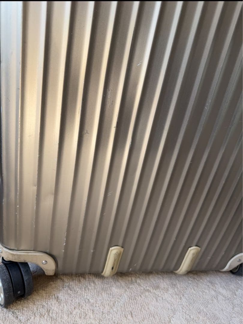 リモワ　トパーズプレミアム　4輪スーツケース