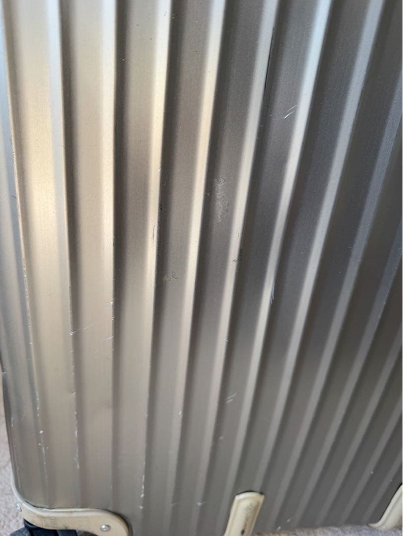 リモワ　トパーズプレミアム　4輪スーツケース