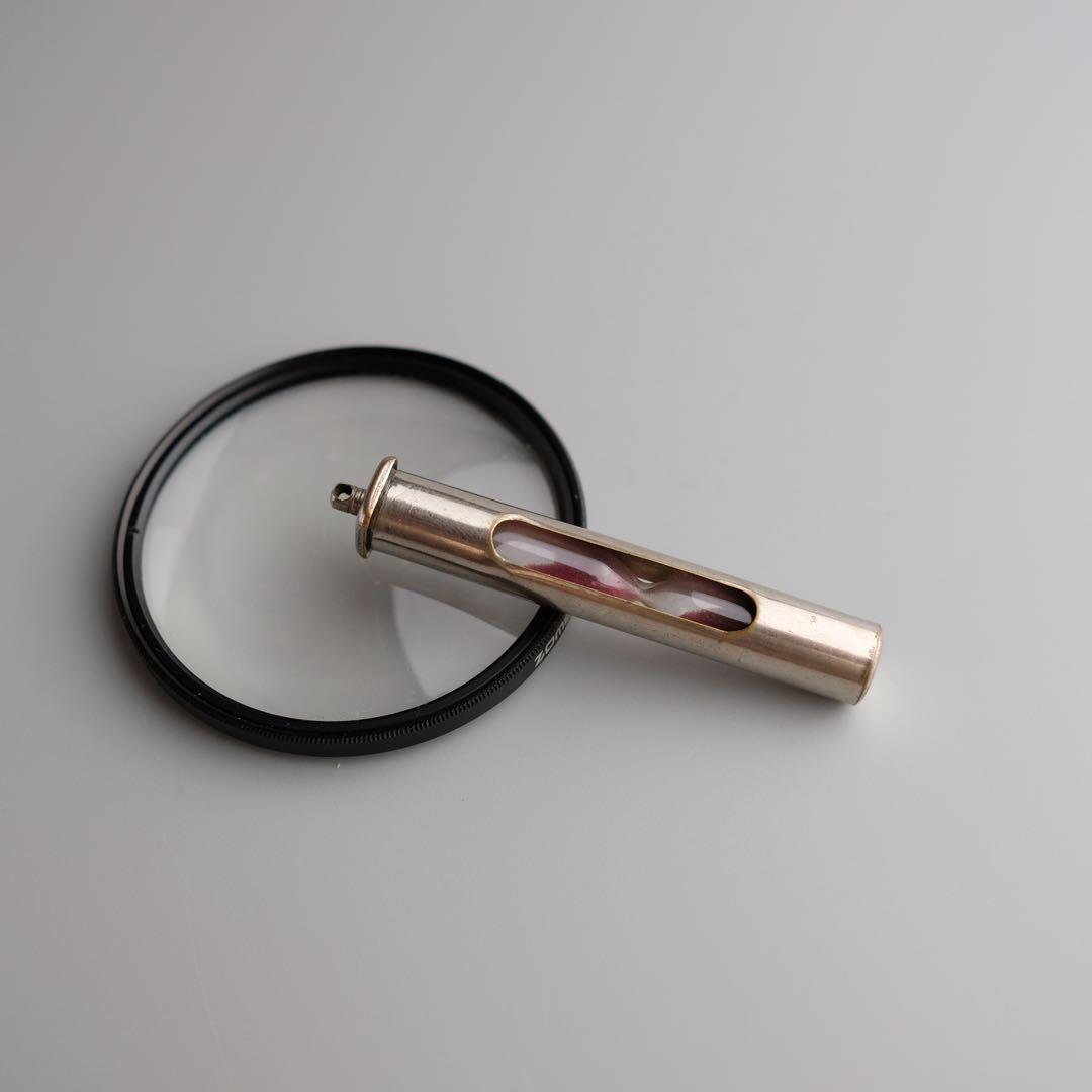 1940年前後ヨーロッパ製アンティークの砂時計ペンダント ロングネックレスとして