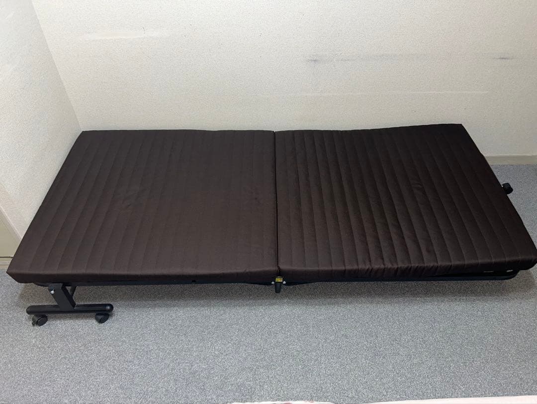 【送料込】アイリスオーヤマ　折りたたみベッド マットレス・キャスター付　シングル