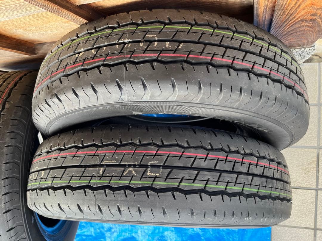 ハイエース新車外し　195/80R15タイヤ 4本セット2025 48週製造品