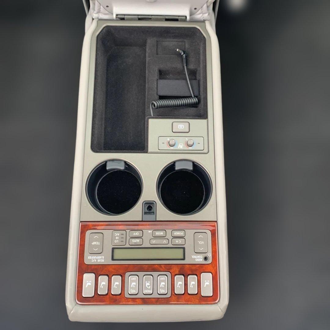 トヨタ　セルシオ　30 後期　純正リアセンターコンソールスイッチ付き　中古品