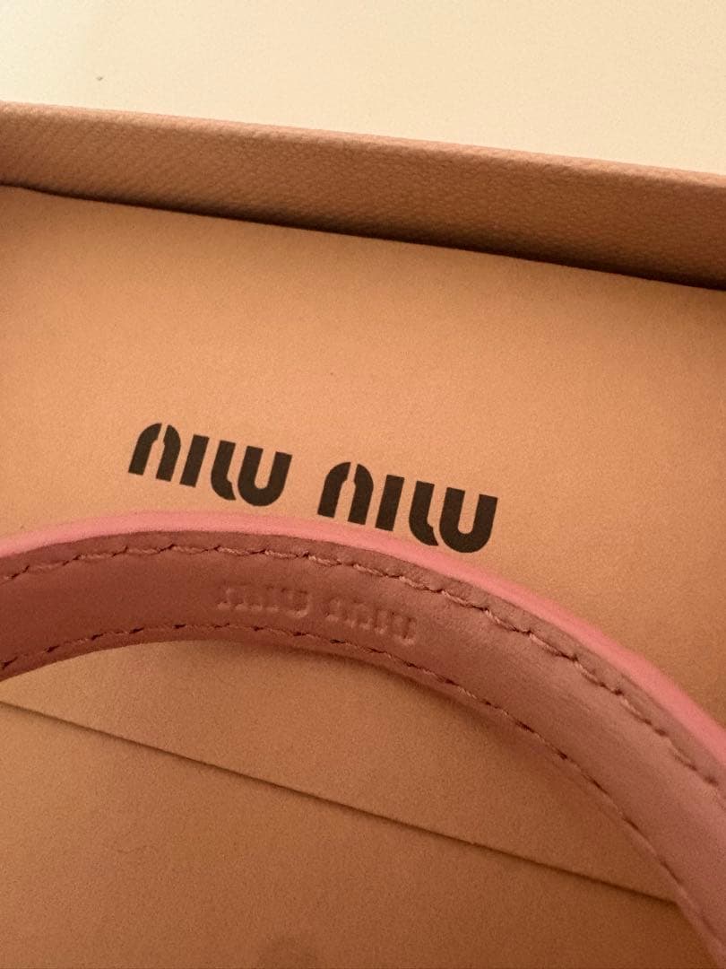 【新品未使用】正規品　miumiuミュウミュウ マドラスレザーブレスレット