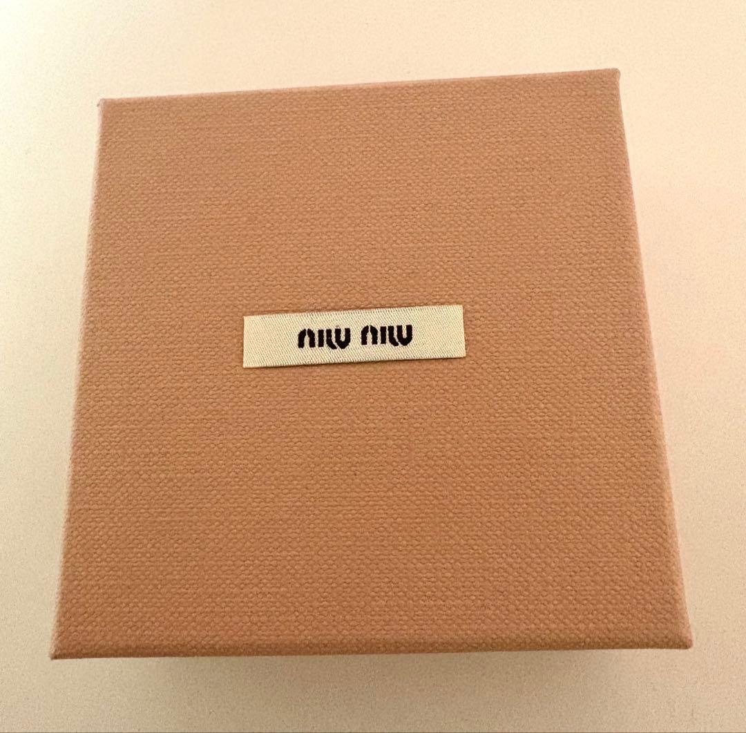 【新品未使用】正規品　miumiuミュウミュウ マドラスレザーブレスレット