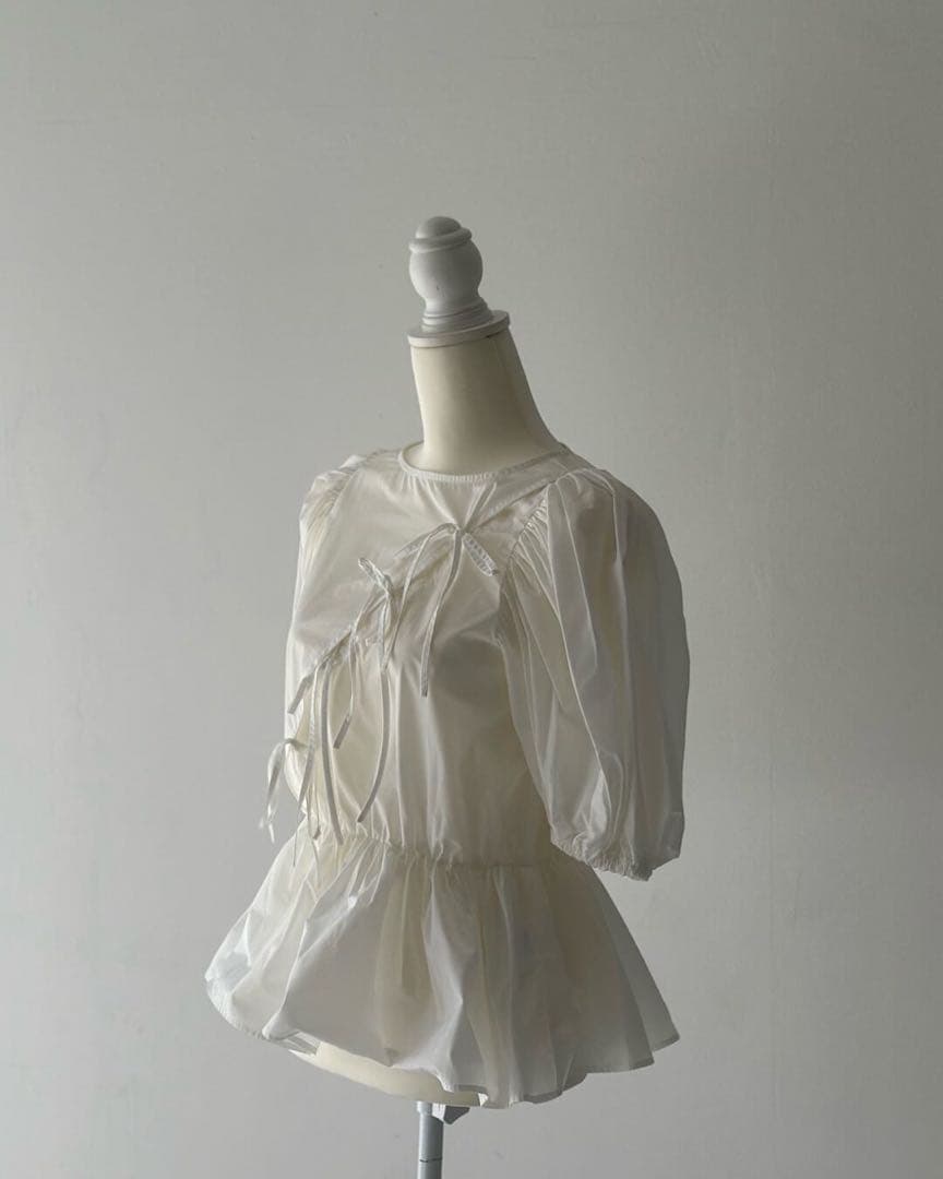 emm the shop ペプラムリボンブラウス