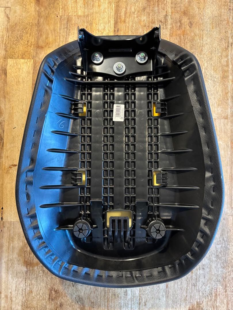 モンキー125 ホンダ 純正シート ステー付き　新品未使用