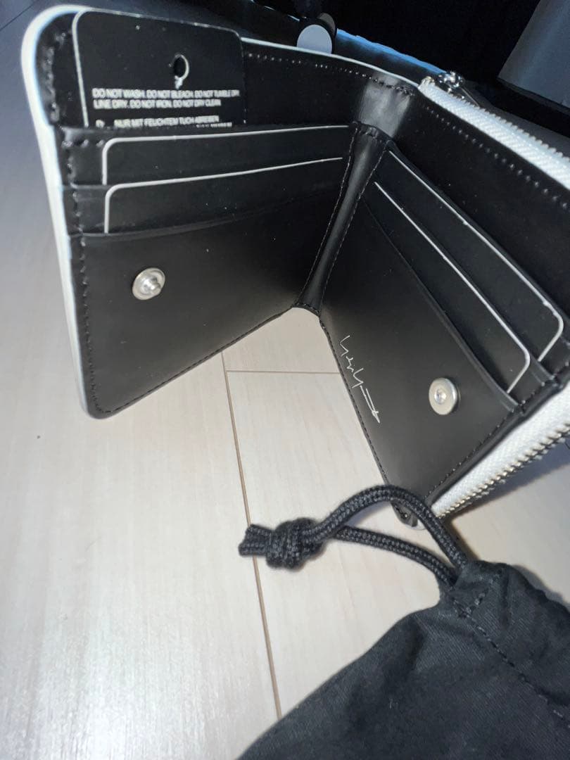 Y-3 二つ折り財布 ホワイト 値下げ、即決OK