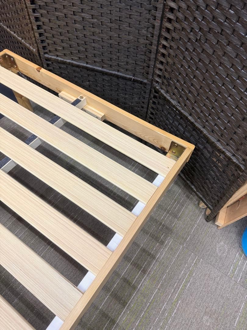 【洗浄消毒作業済】シングルサイズ　スノコ　ベッドフレーム　パイン材　ナチュラル