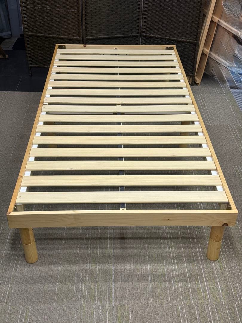 【洗浄消毒作業済】シングルサイズ　スノコ　ベッドフレーム　パイン材　ナチュラル