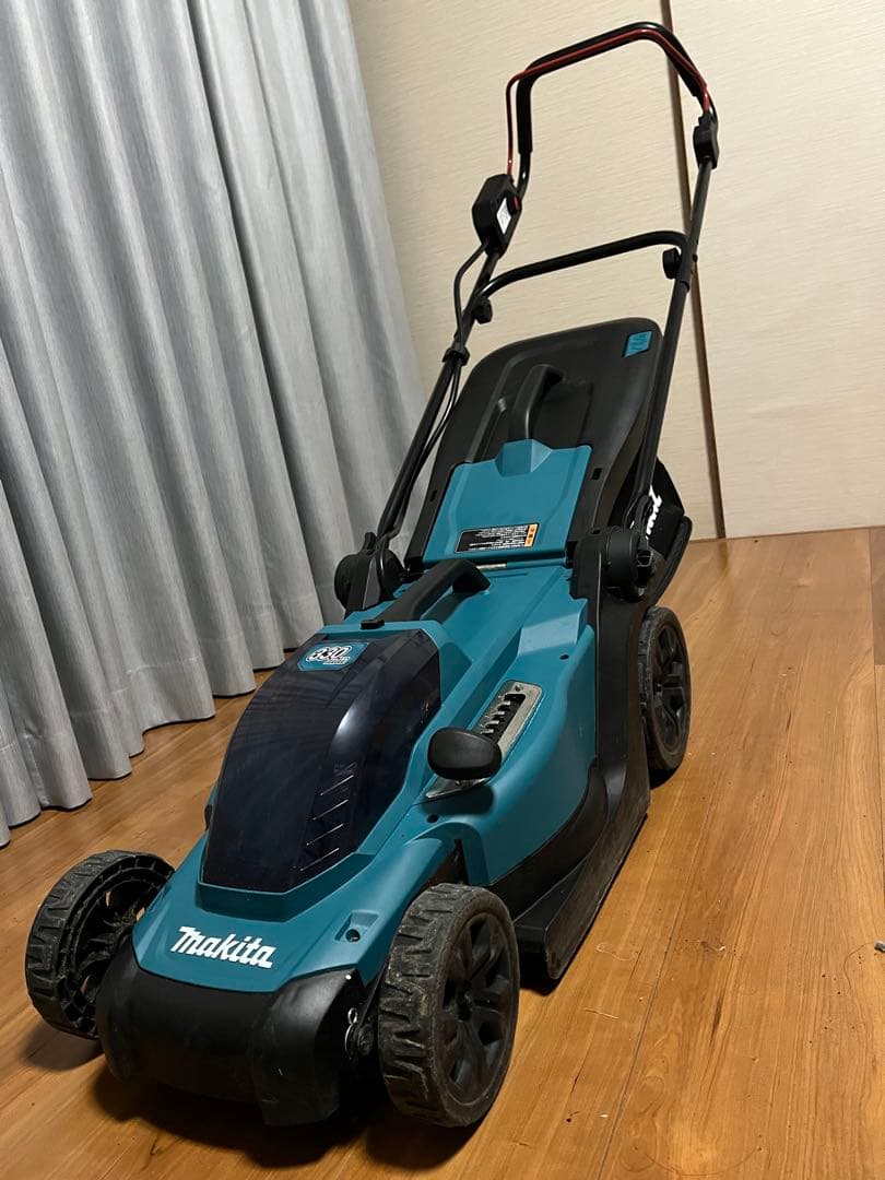 マキタ MLM330DZ 18V 充電式芝刈機 330mm バッテリー充電器なし