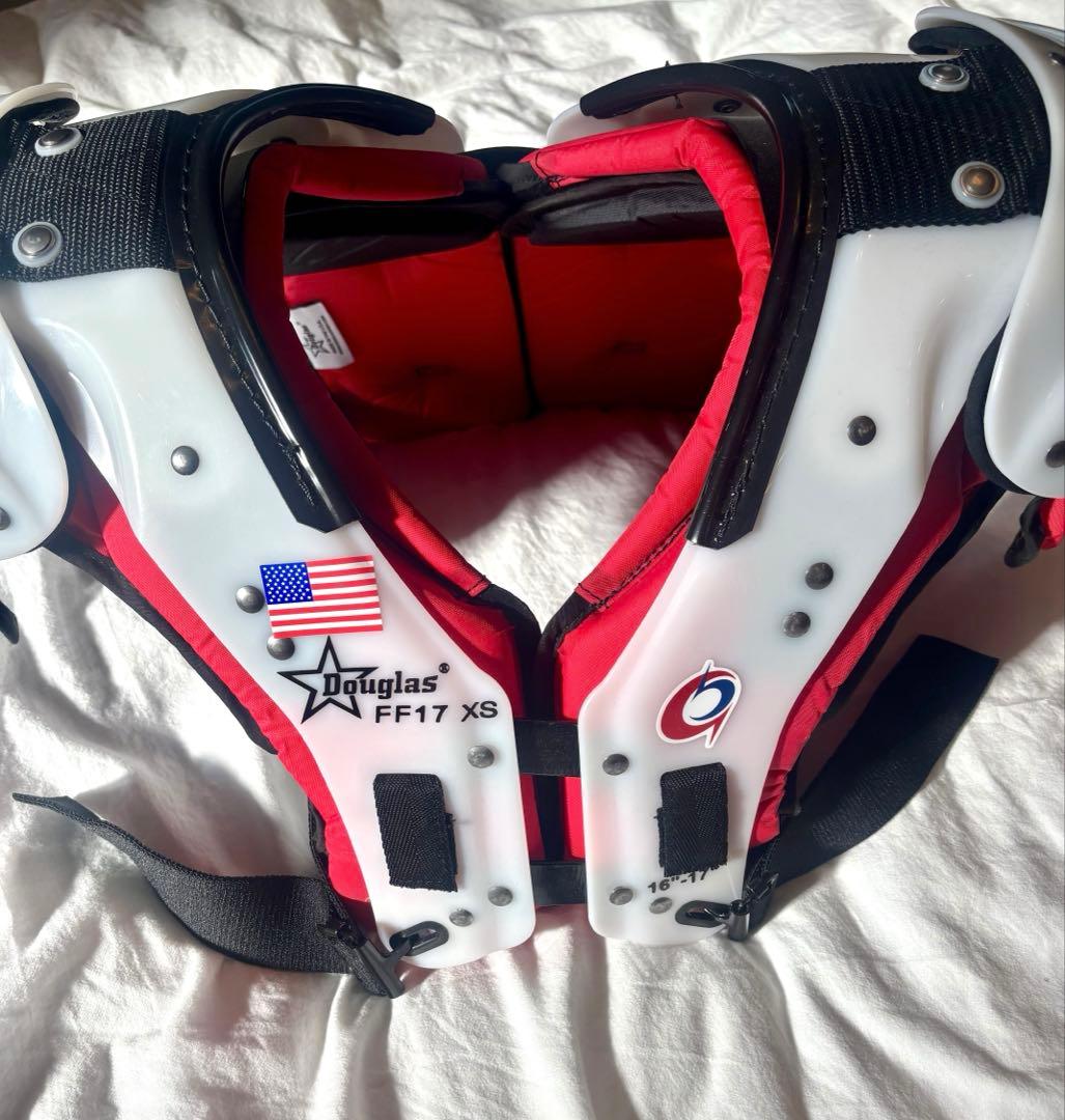 【新品未使用✨】Douglas ダグラスFF17 XS アメフトショルダーパッド