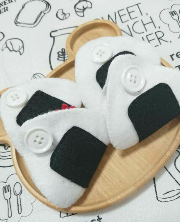 プレゼントに★人気★オーダーページ★フェルトおにぎり　知育玩具ボタン