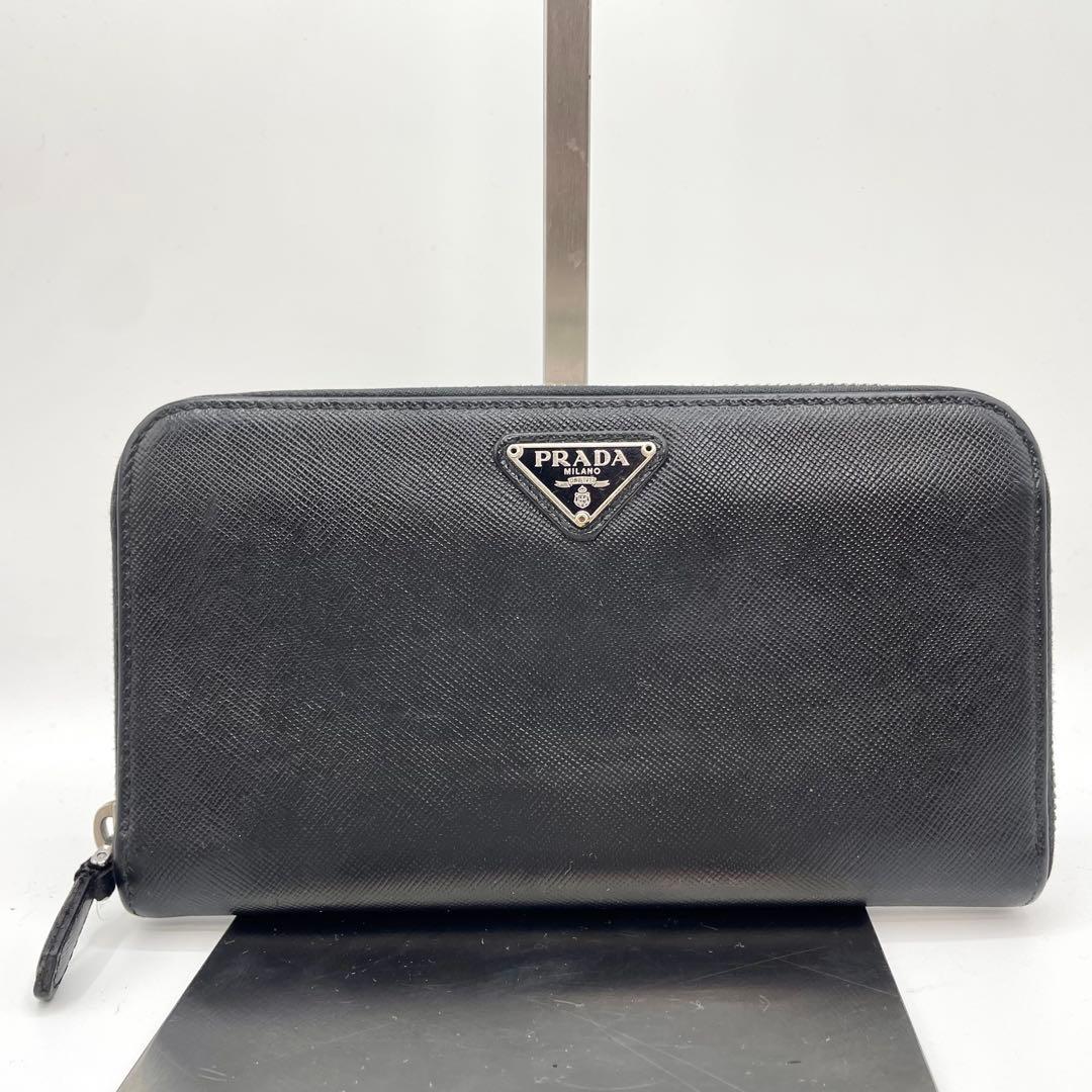 プラダ　ラウンドファスナー　ブラック　サフィアーノレザー　三角ロゴ　長財布
