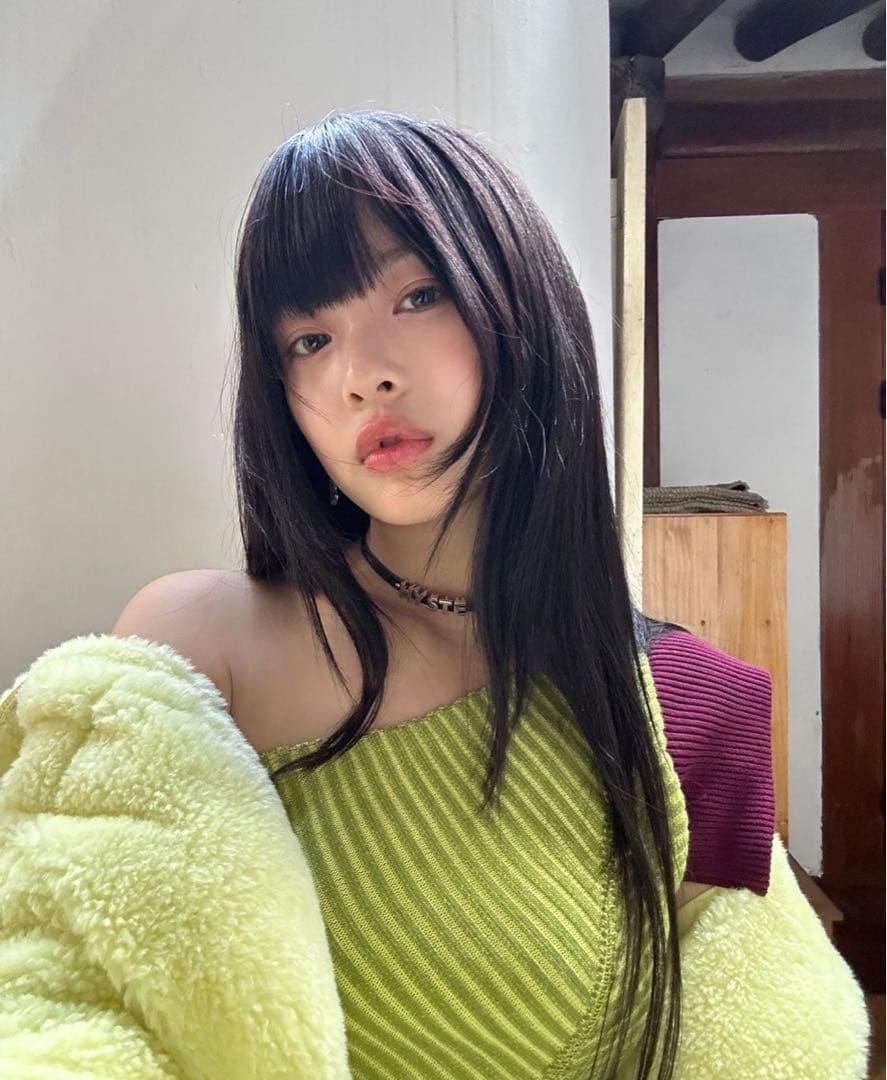 paula canovas del vas newjeans ハニ着用 トップス