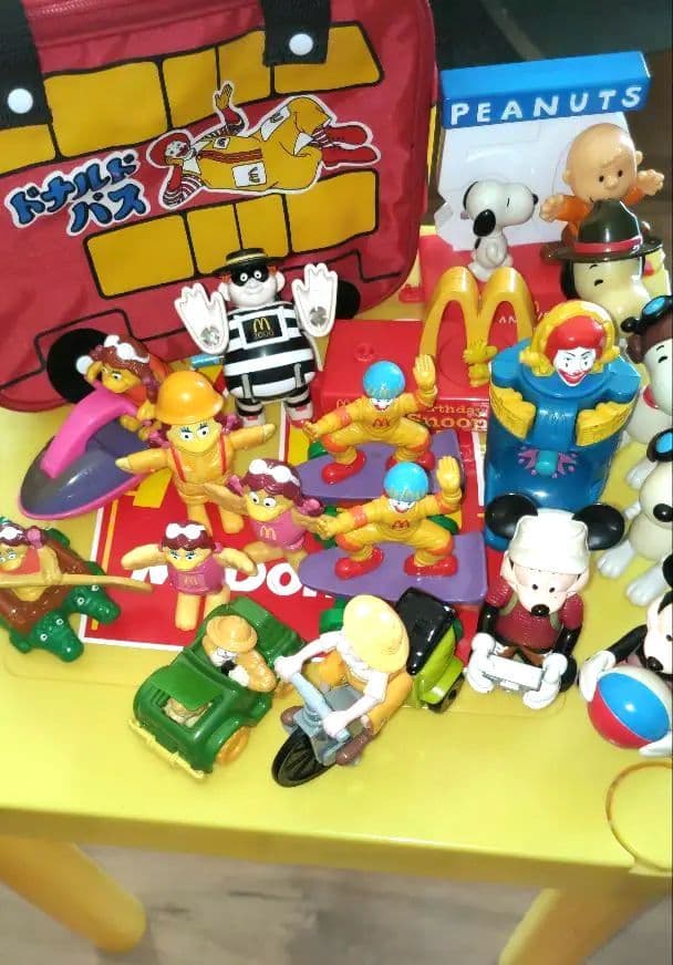 McDonald’s　レアテーブル&ドナルドバスバッグ　ハッピーセットフィギュア