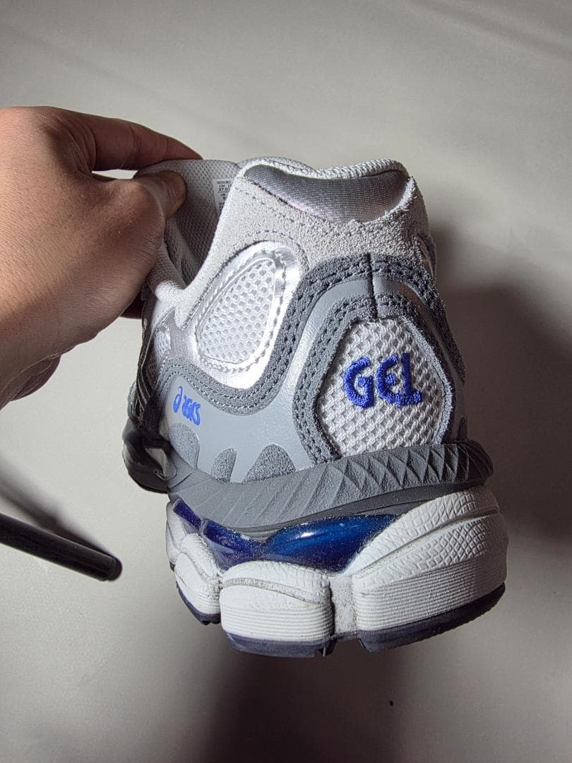 試用のみ美品 ASICS GEL-NYC グレー 27