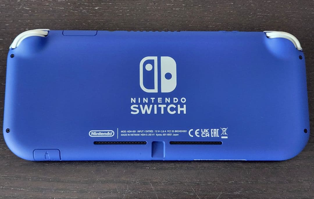 【美品】ニンテンドースイッチライト本体（m-SDカード32GB、充電器付き）