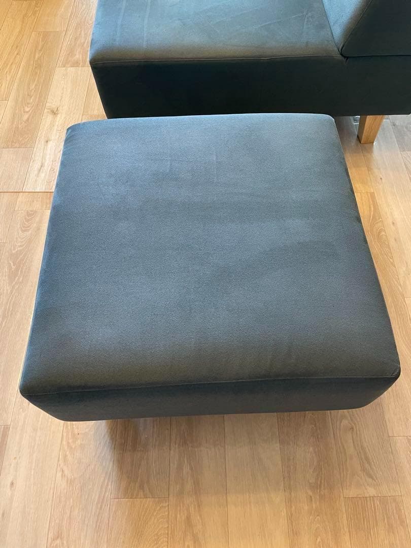 Akari light FLANNEL SOFAの オットマンとクッション