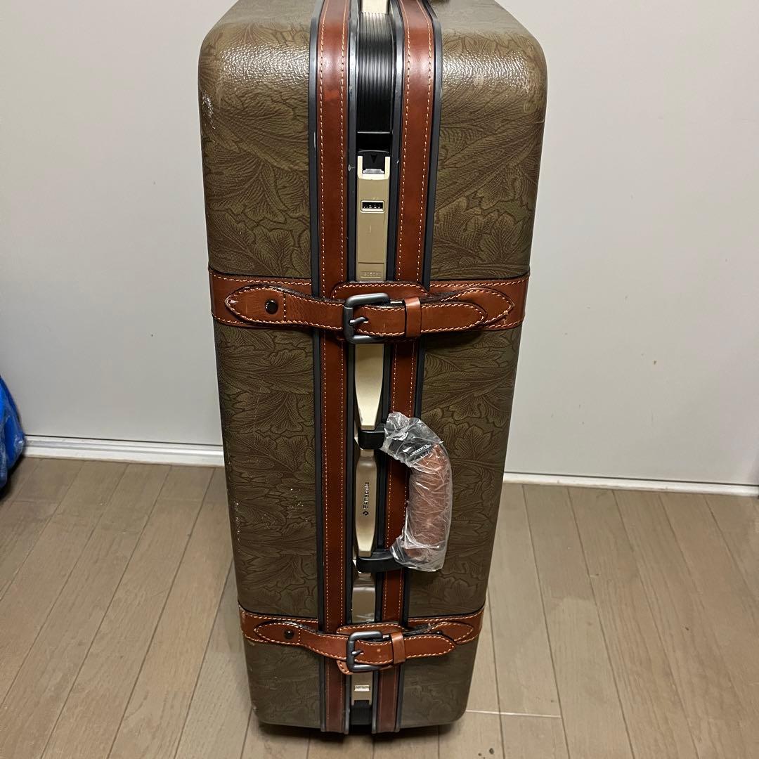 サムソナイト　クラシック・クラブ　4輪　スーツケース　キャリーケース