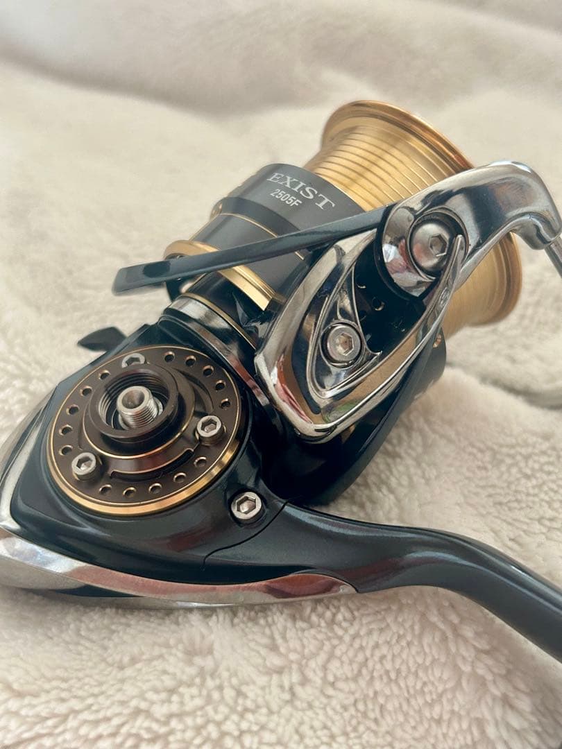 DAIWA EXIST 2505F スピニングリール